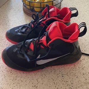 Youth Nike tennis shoes